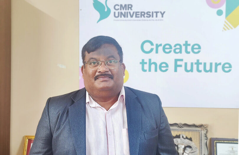 Dr. R. Praveen